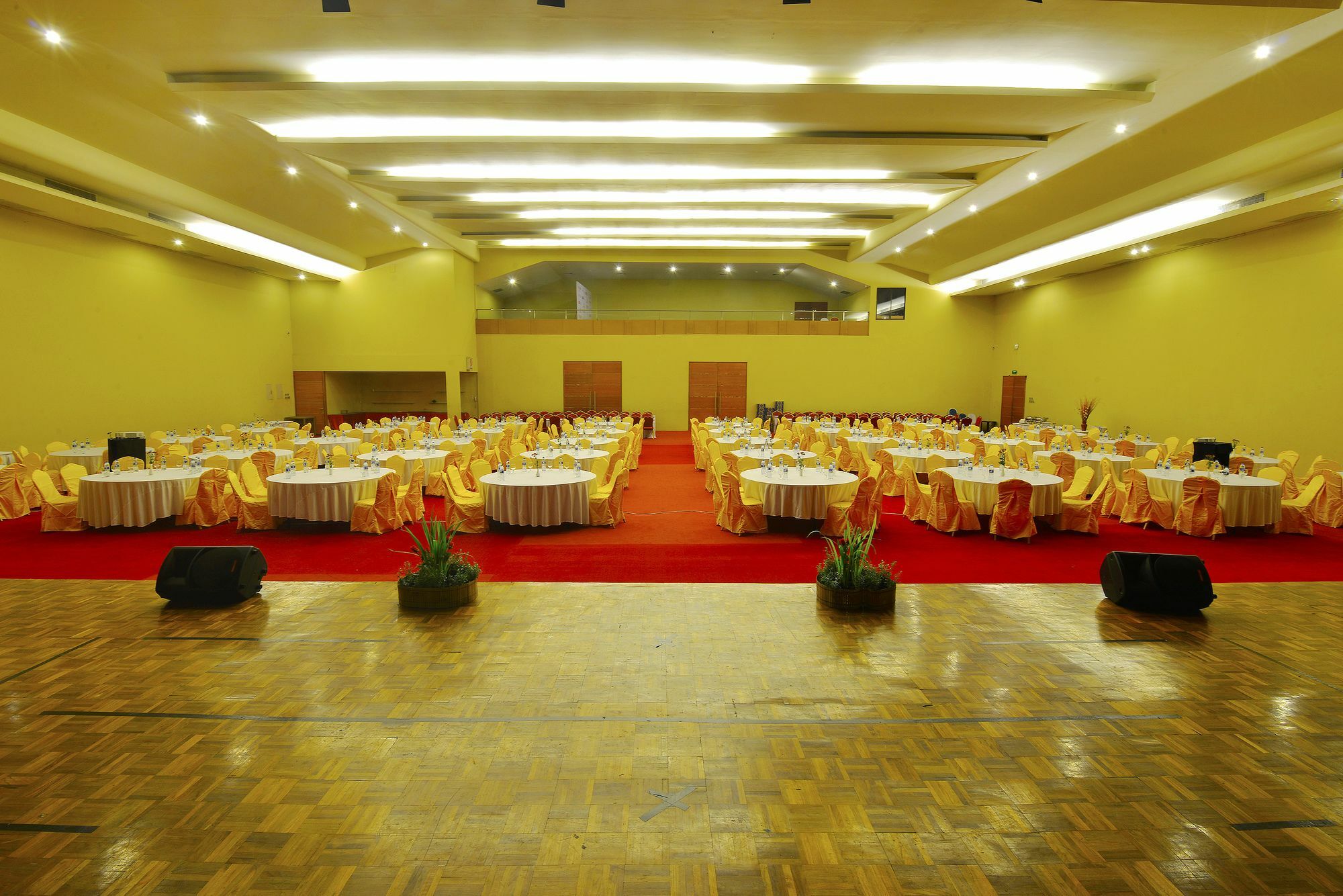 100 Sunset Kuta Hotel & Ballroom 외부 사진